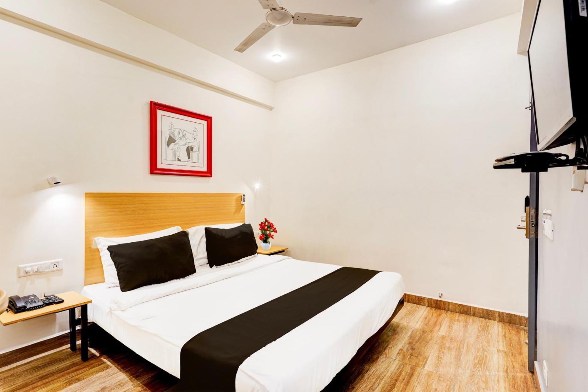 Treebo Trend De Alphabet Tirupati Hotel Bagian luar foto